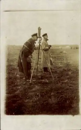 Foto Ak Sebourg bei Valenciennes Nord, Artillerie-Beobachter, Scherenfernrohr, I WK