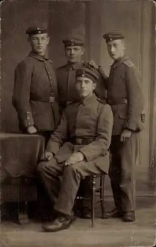 Foto Ak Świnoujście Swinemünde Pommern, Deutsche Soldaten in Uniformen, Train-Batl. Stettin, I WK