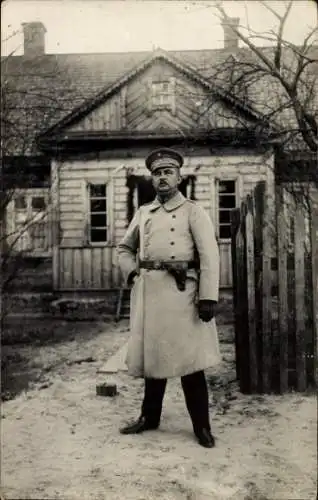 Foto Ak Ostfront, Deutscher Soldat in Uniform, Landsturm Infanterie Batl. Münster, Pistole, I WK