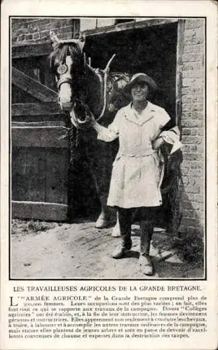 Ak The Women Agricultural Workers of Great Britain, Frau mit Pferd