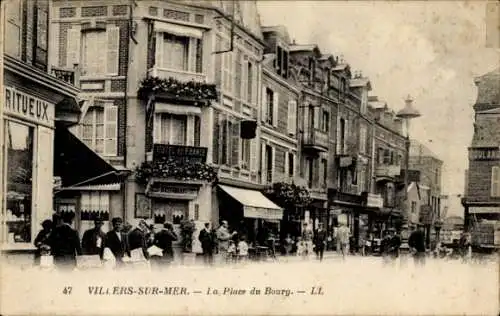 Ak Villers sur Mer Calvados, Place du Bourg