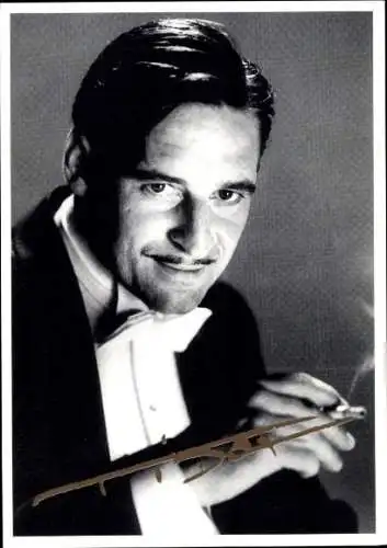 Ak Schauspieler Max Tidof, Portrait, Autogramm, Film Comedian Harmonists, Zigarette