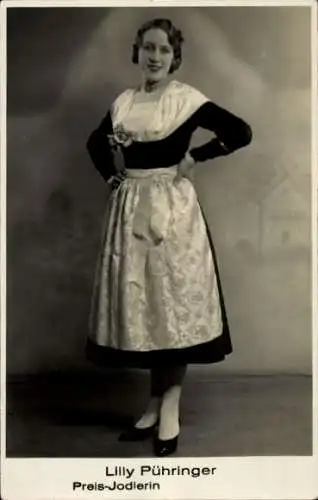 Ak Lilly Pühringer, Preis-Jodlerin, Standportrait