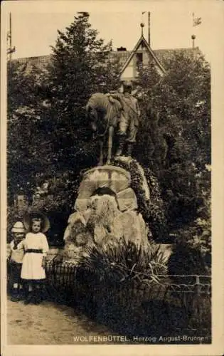 Ak Wolfenbüttel in Niedersachsen, Herzog August Brunnen, Kinder