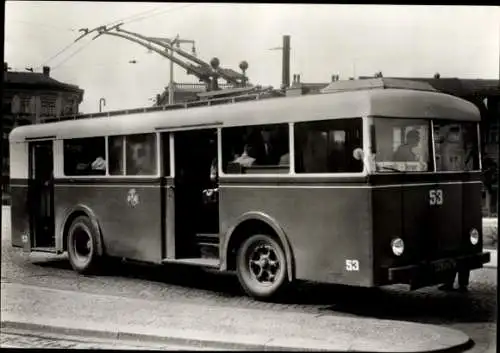 Ak Gera in Thüringen, Platz der Republik, O-Bus 53 Typ MAN Bj 1941 Serie 53-54