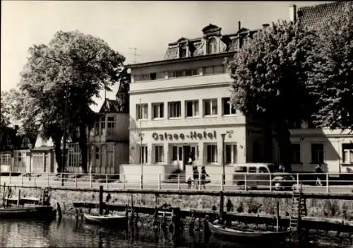 Ak Ostseebad Warnemünde Rostock, HO Gaststätte Ostseehotel am Strom