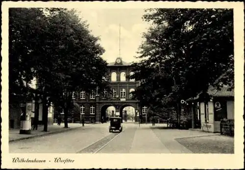 Ak Wilhelmshaven an der Nordsee, Werfttor, Litfaßsäule