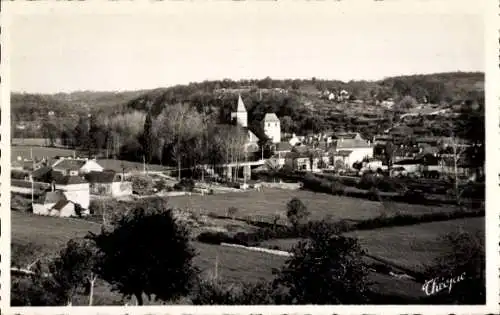 Ak Tourtoirac Dordogne, Gesamtansicht, Vallee de l'Auvezeret, Au pied des rochers