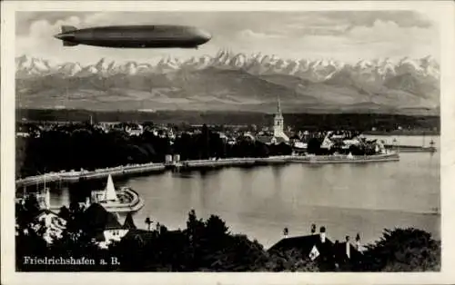 Ak Friedrichshafen am Bodensee, Totalansicht, Zeppelin