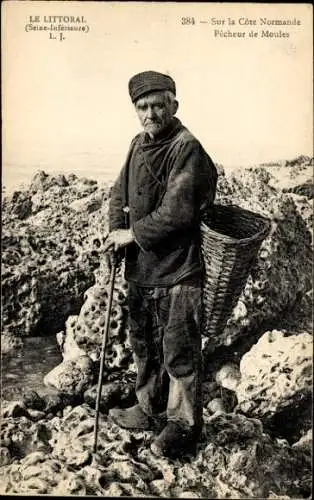 Ak An der Küste der Normandie, Muschelfischer