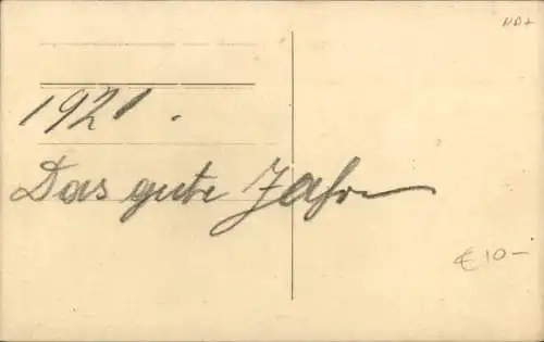 Foto Ak Winzer mit Weinfässern, Weingut, 1921