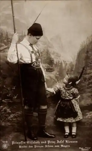 Ak Prinz Josef Klemens von Bayern, Prinzessin Elisabeth, Portrait in Tracht, Lederhose