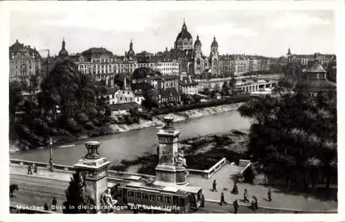 Ak München, Isaranlagen, Teilansicht, Lukaskirche, Straßenbahn