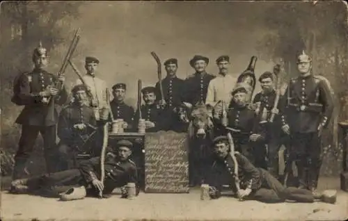 Foto Ak Deutsche Soldaten in Uniformen, Gruppenfoto, Kaiserzeit