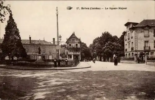 Ak Brive la Gaillarde Corrèze, Square Majour