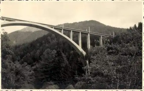 Foto Ak Zwenberg im Mölltal Kärnten, Neue Zwenbergbrücke