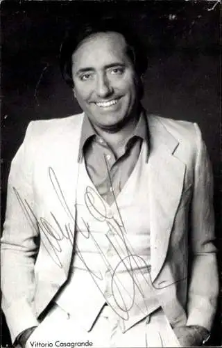 Ak Sänger Vittorio Casagrande, Portrait, Autogramm