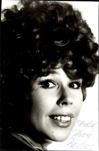 Ak Schauspielerin Karen Buchali, Portrait, Autogramm
