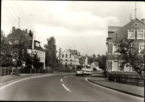 Ak Bergen im Vogtland, Falkensteiner Straße, Bus