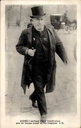 Ak Französischer Politiker Jean Jaurès verlässt eine Konferenz, kurz vor seiner Ermordung