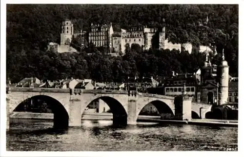 Ak Heidelberg am Neckar, Die alte Brücke mit Schloss