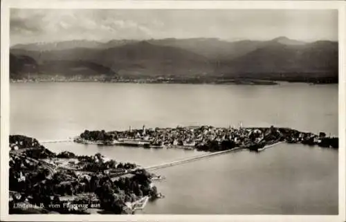 Ak Lindau am Bodensee Schwaben, Totalansicht, Blick aus Flugzeug