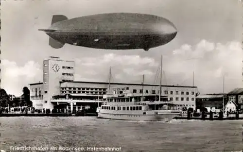 Ak Friedrichshafen am Bodensee, Hafenbahnhof, Zeppelin, Schiff