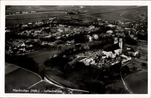 Ak Pfarrkirchen in Niederbayern, Luftaufnahme