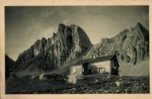 Ak Reutte in Tirol, Hermann von Barth Hütte, Wolfebnerspitze, Allgäuer Alpen