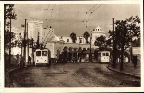 Ak Tunis Tunesien, Place de la Kasbah, Oberleitungsbusse, Straßenpartie