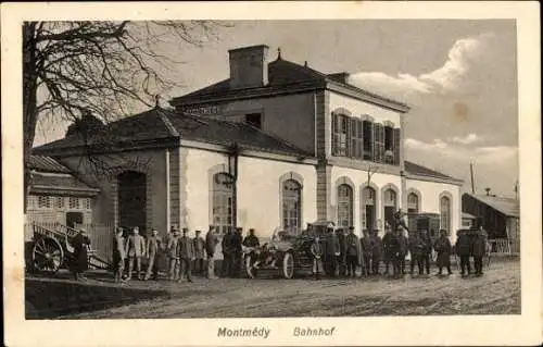 Ak Montmédy Lothringen Meuse, Bahnhof, Straßenansicht