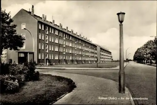 Ak Köthen in Anhalt, An der Rüsternbreite, Häuserzeile