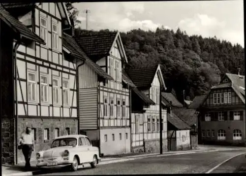 Ak Sülzhayn Ellrich im Harz Thüringen, Benneckensteiner Straße, Fachwerkhäuser, Auto