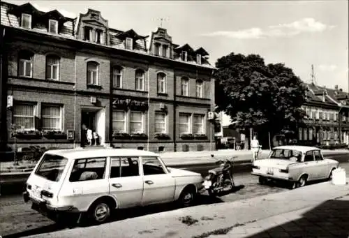 Ak Hasselfelde Oberharz am Brocken, FDGB Ferienheim, Zur Krone, Wartburg Auto