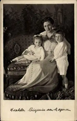 Ak Isabelle Prinzessin von Bayern mit Kindern, Isabella von Croÿ, Portrait