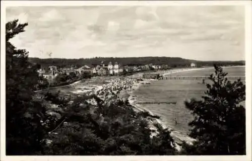 Ak Seebad Binz auf Rügen, Gesamtansicht, Strand und Meer