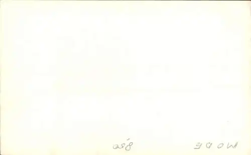 Foto Ak Frau in einem Kleid, Schneiderpuppe