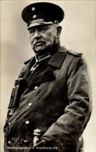 Ak Reichspräsident Paul von Hindenburg, Feldstecher