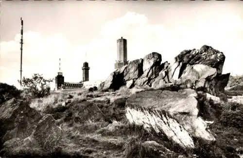 Ak Niederreifenberg Schmitten im Taunus, Großer Feldberg, Fernsehturm, Blick vom Brunhildisfelsen