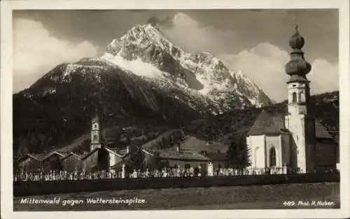 Ak Mittenwald in Oberbayern, Mittenwald gegen Wettersteinspitze