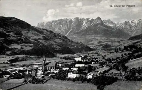 Ak Sankt Johann im Pongau in Salzburg, Ortspanorama, Kirche