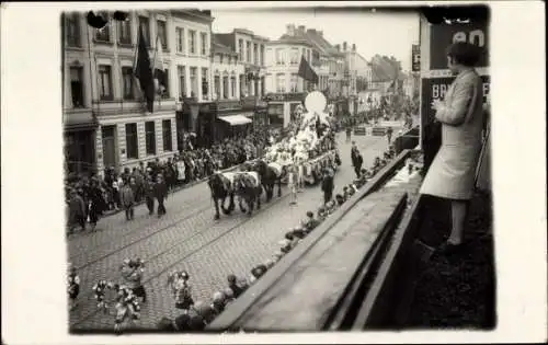 Foto Ak Borgerhout Flandern Antwerpen, Fest, Festzug, Pferde