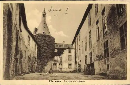 Ak Clervaux Clerf Luxembourg, Blick auf den Burghof