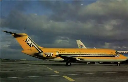 Ak Französisches Passagierflugzeug TAT Touraine Air Transport, McDonnell Douglas DC-9, OH-LYG