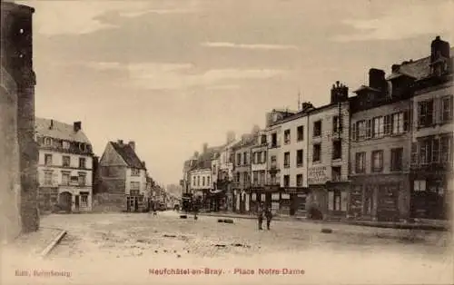 Ak Neufchâtel en Bray Seine Maritime, Place Notre Dame