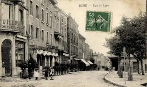 Ak Boën sur Lignon Loire, Rue de Lyon