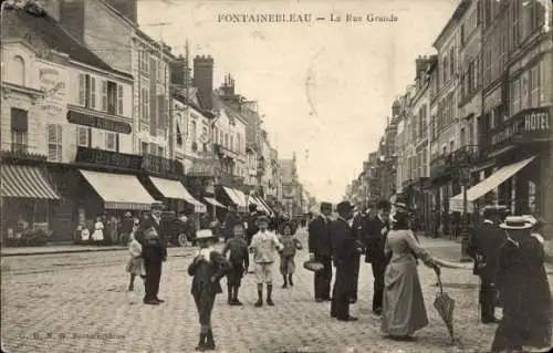 Ak Fontainebleau Seine et Marne, Rue Grande