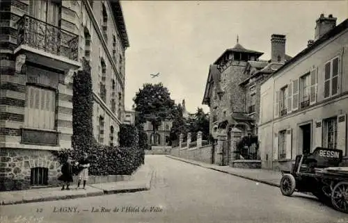 Ak Lagny Seine et Marne, Rue de l’Hotel de Ville