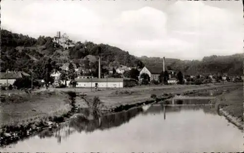 Ak Lörrach in Baden, Partie an der Wiese, Blick zur Ruine Rötteln