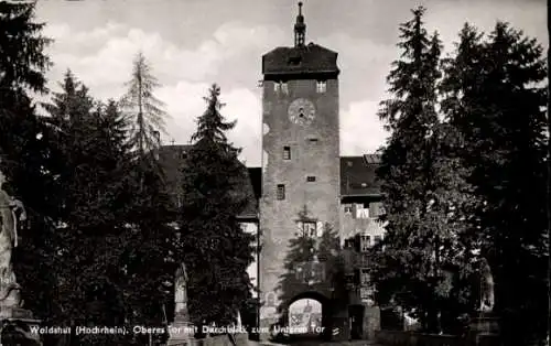 Ak Waldshut Tiengen am Hochrhein, Oberes Tor mit Durchblick zum Unteren Tor